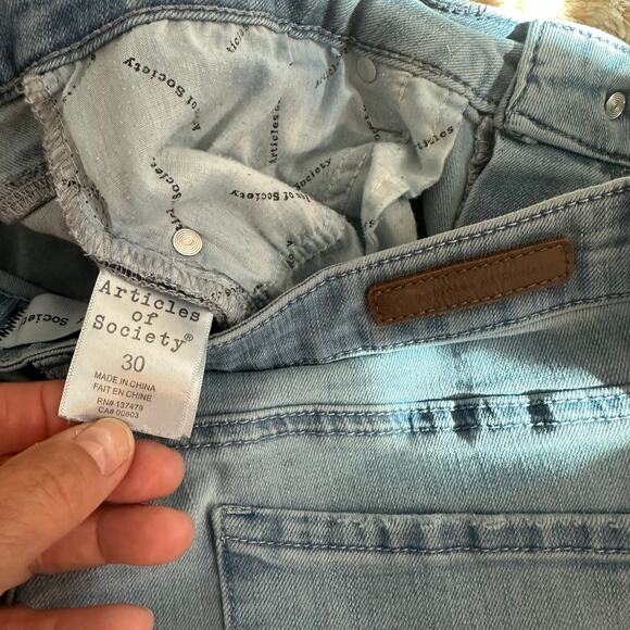 ๐ด Articles of Society Fringe-Hem Faded Jeans, Size 10 - Picture 9 of 10